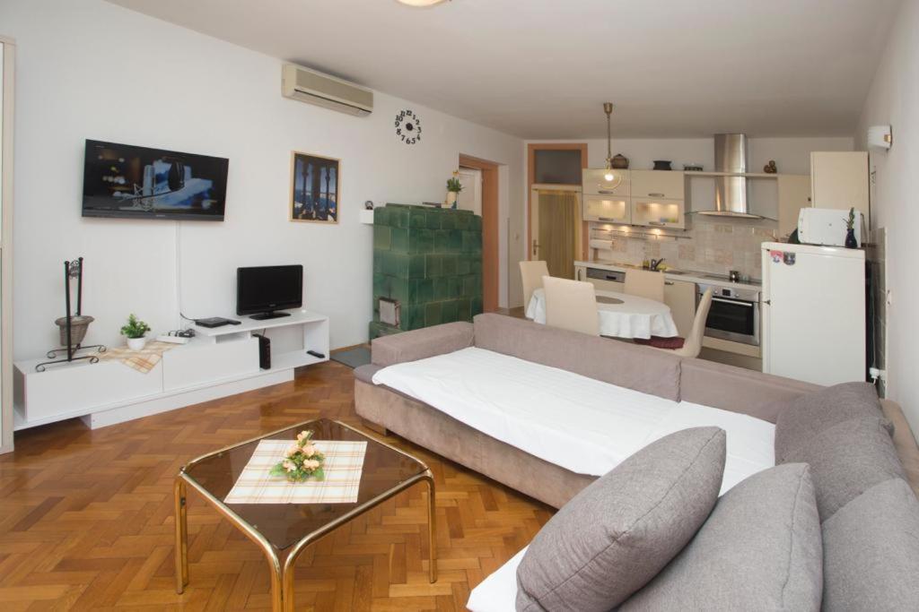 Orsula Apartman *